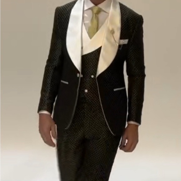 (3-piece) Men's Black Dot Slim Fit Groom Tuxedo suit jacket, pants and vest - Picture 3 of 4